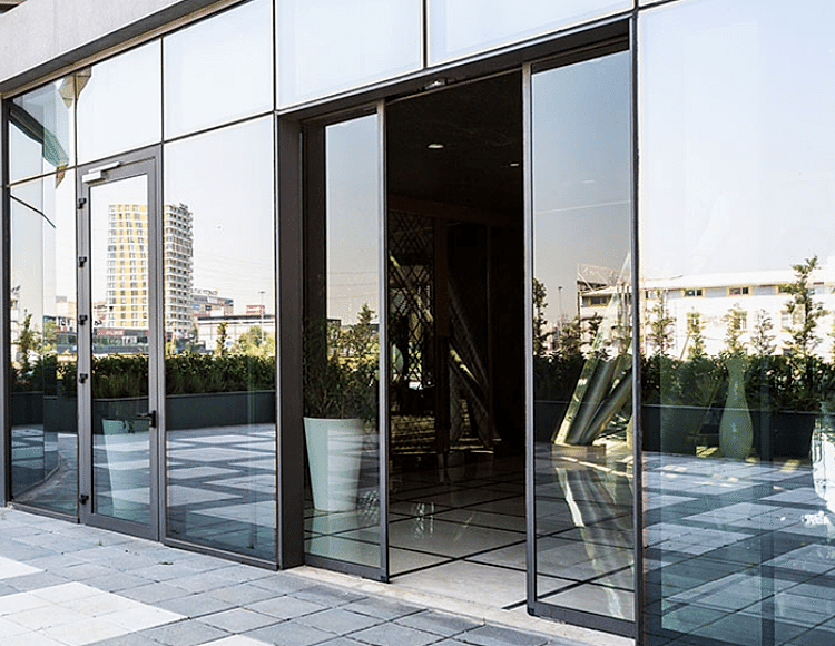 Fotoselli Cam Kapı Sistemleri